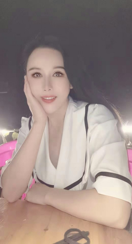 验证精致女人